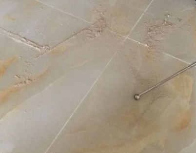 永昌瓷砖空鼓维修公司分享粘合剂选择不当在瓷砖铺贴过程中可能导致以下问题
