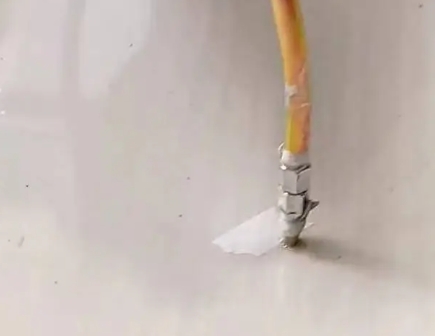 永昌瓷砖空鼓维修公司专业解答在瓷砖铺贴过程中，如果使用的砂料过粗（如全部使用了粗砂），可能会导致以下问题